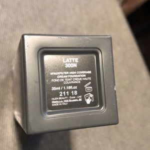 HUDA BEAUTY Makeup - Huda beauty #fauxfilter foundation HUDA BEAUTY Makeup - Huda beauty #fauxfilter foundation